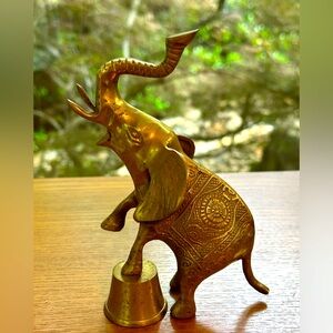 Vintage Brass Elephant Statue Figurine Trunk Up Good Luck Paperweight Decor VGUC